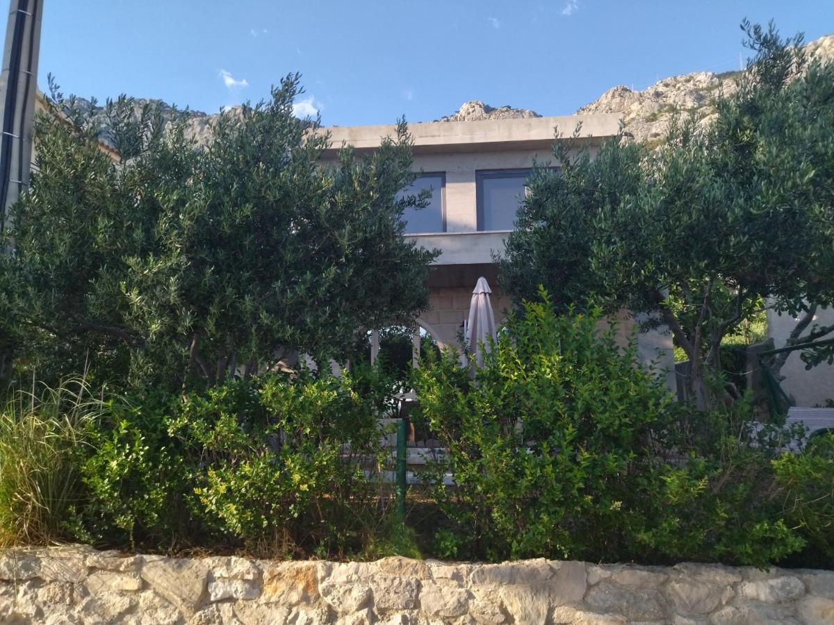 Holiday Home With Free Parking By The Beach Брела Экстерьер фото